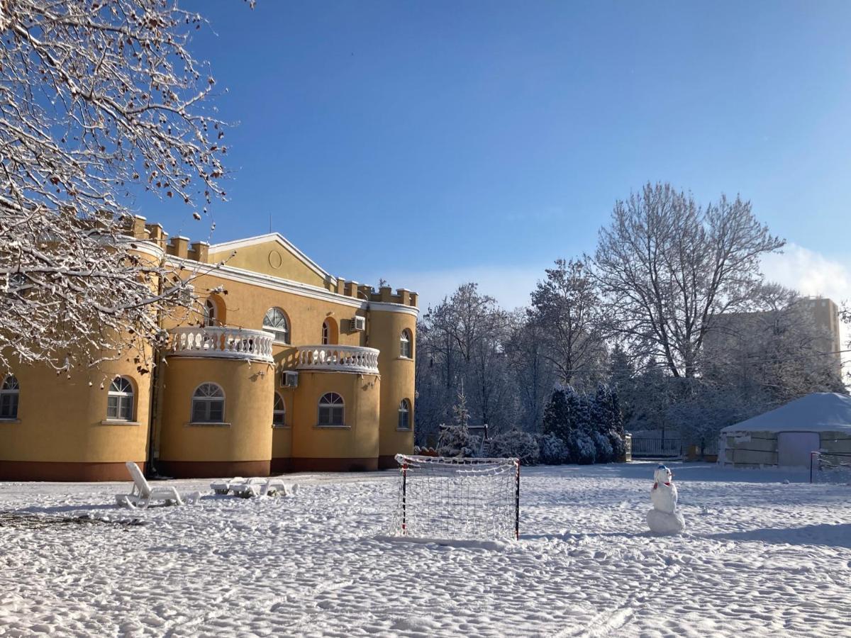 卡斯特里佩泽欧酒店 Hajdúszoboszló 外观 照片