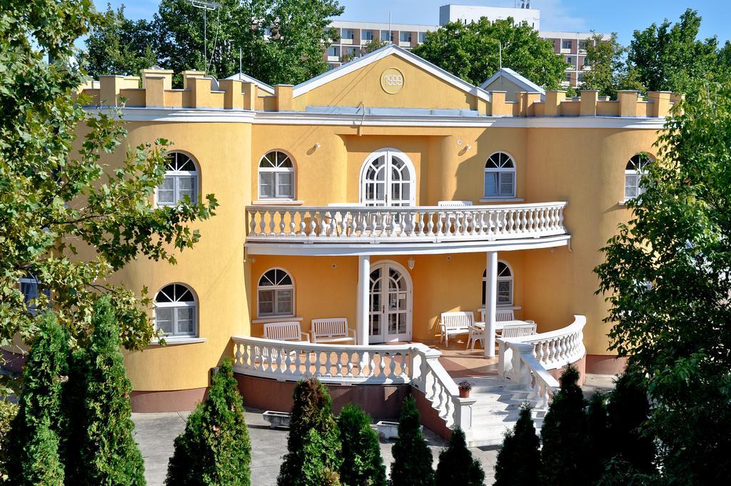 卡斯特里佩泽欧酒店 Hajdúszoboszló 外观 照片